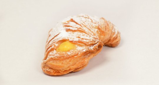 SFOGLIATELLA CON CREMA