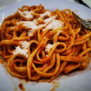 MACCHERONI A FEZZE CON SUGO DI MAGRO