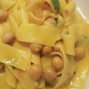 CHICKPEAS AND BACON LAGANE