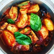 CILENTANA-STYLE &#39;MBUTTUNATE AUBERGINES