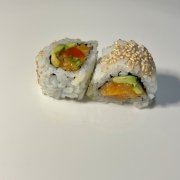 SPICY SALMON URAMAKI